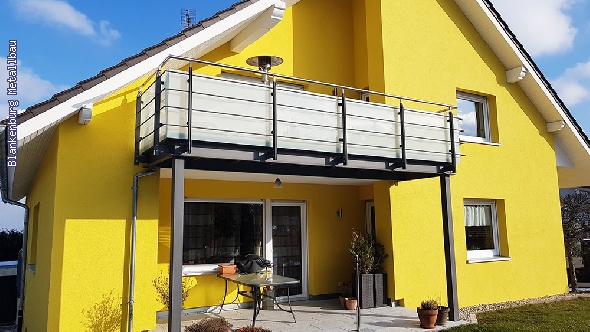 https://blankenburg-metallbau.de/bildergalerie/cache/vs_Balkone_Balkon-11.jpg