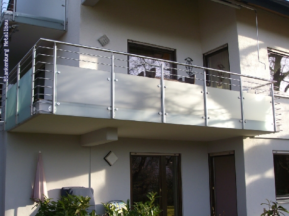 https://blankenburg-metallbau.de/bildergalerie/cache/vs_Balkone_Balkon-2.jpg