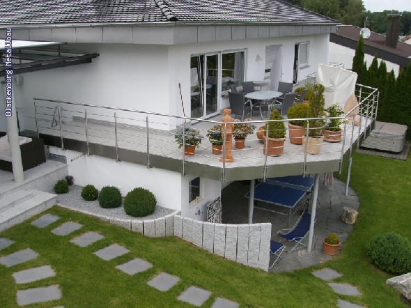 https://blankenburg-metallbau.de/bildergalerie/cache/vs_Balkone_Balkon-3.jpg