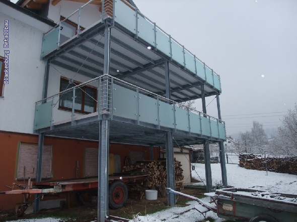 https://blankenburg-metallbau.de/bildergalerie/cache/vs_Balkone_Balkon-6.jpg