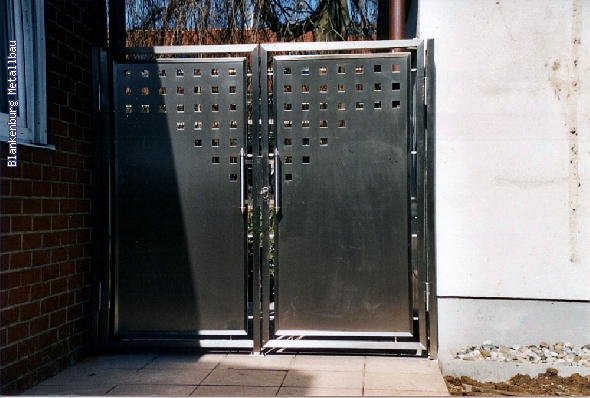https://blankenburg-metallbau.de/bildergalerie/cache/vs_Tore_Tore-11.jpg