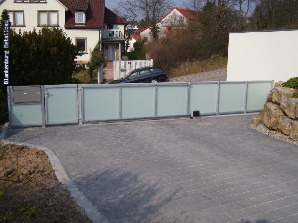 https://blankenburg-metallbau.de/bildergalerie/cache/vs_Tore_Tore-6.jpg