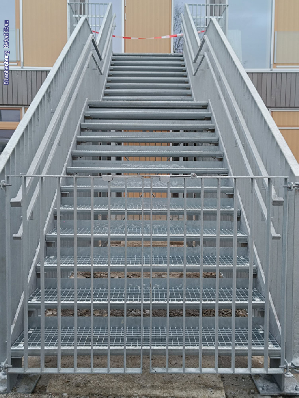 https://blankenburg-metallbau.de/bildergalerie/cache/vs_Treppen_Treppe-15.jpg