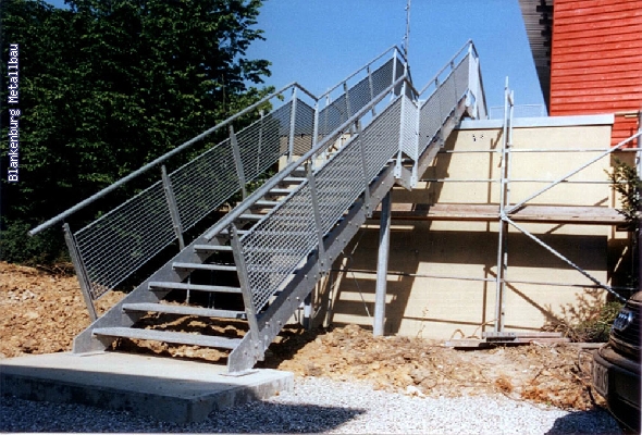 https://blankenburg-metallbau.de/bildergalerie/cache/vs_Treppen_Treppen-3.jpg