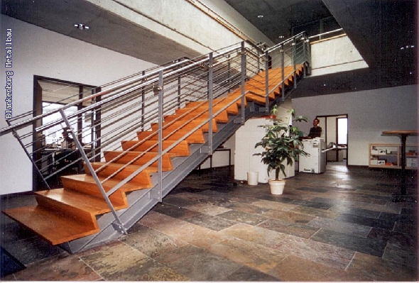 https://blankenburg-metallbau.de/bildergalerie/cache/vs_Treppen_Treppen-5.jpg