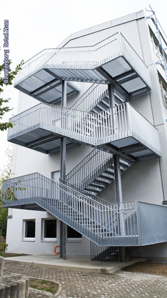 https://blankenburg-metallbau.de/bildergalerie/cache/vs_Treppen_Treppen-6.jpg