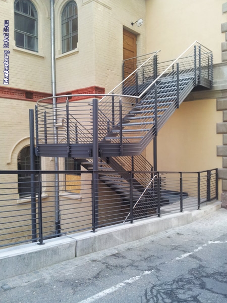 https://blankenburg-metallbau.de/bildergalerie/cache/vs_Treppen_Treppen-7.jpg