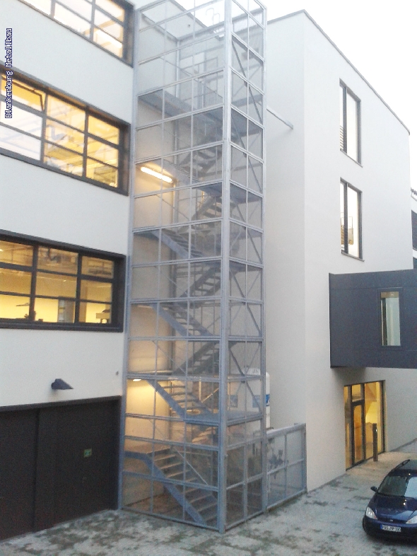 https://blankenburg-metallbau.de/bildergalerie/cache/vs_Treppenturm_Treppenturm7.jpg